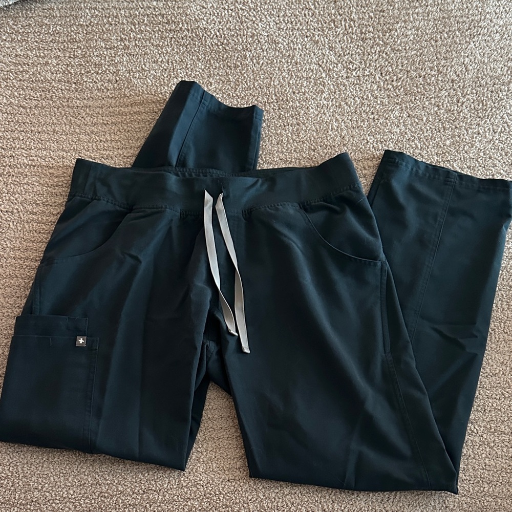 Figs Women’s Cargo Pants with Drawstring